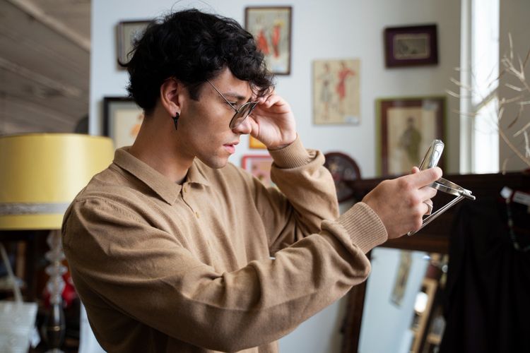 Selalu Khawatir Saat Menerima Telepon dari Nomor Asing? Inilah 8 Karakteristik Psikologis yang Melekat pada Anda Menurut Psikologi