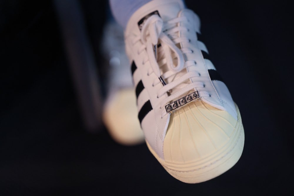 Ini 6 Cara Membedakan Sepatu Adidas Asli dan KW