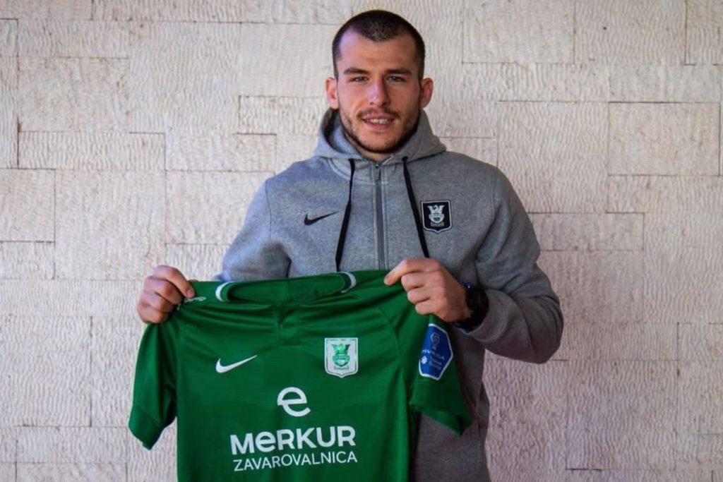 Lihat Koleksi 3 Trofi Juara Mihailo Perovic! Dikabarkan Jadi Striker Baru Persebaya Surabaya